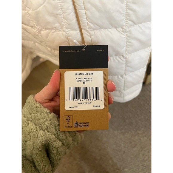 Womens Northface Thermoball Eco Hoodie Jacket - Picture 2 of 3